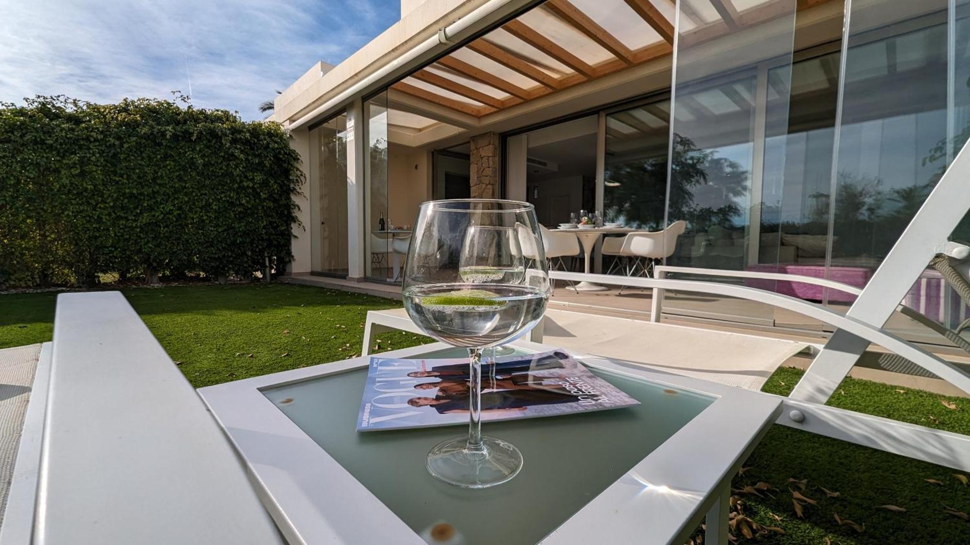 Paradise Beachfront Luxury Vil·la *